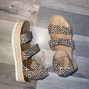 American eagle platform sandals